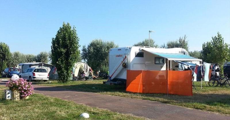 Camping Phare Ouest Saint-Denis-dʼOléron Exteriör bild