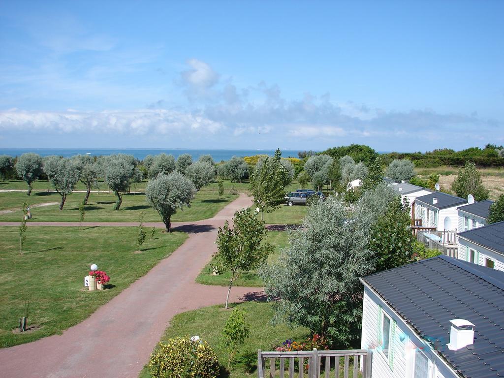 Camping Phare Ouest Saint-Denis-dʼOléron Exteriör bild