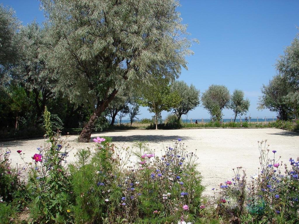 Camping Phare Ouest Saint-Denis-dʼOléron Exteriör bild