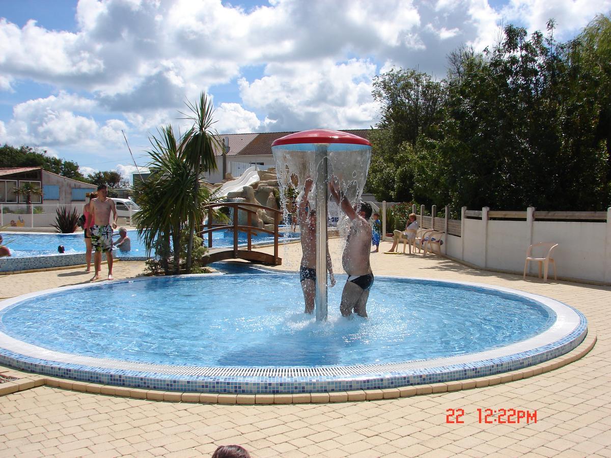 Camping Phare Ouest Saint-Denis-dʼOléron Exteriör bild